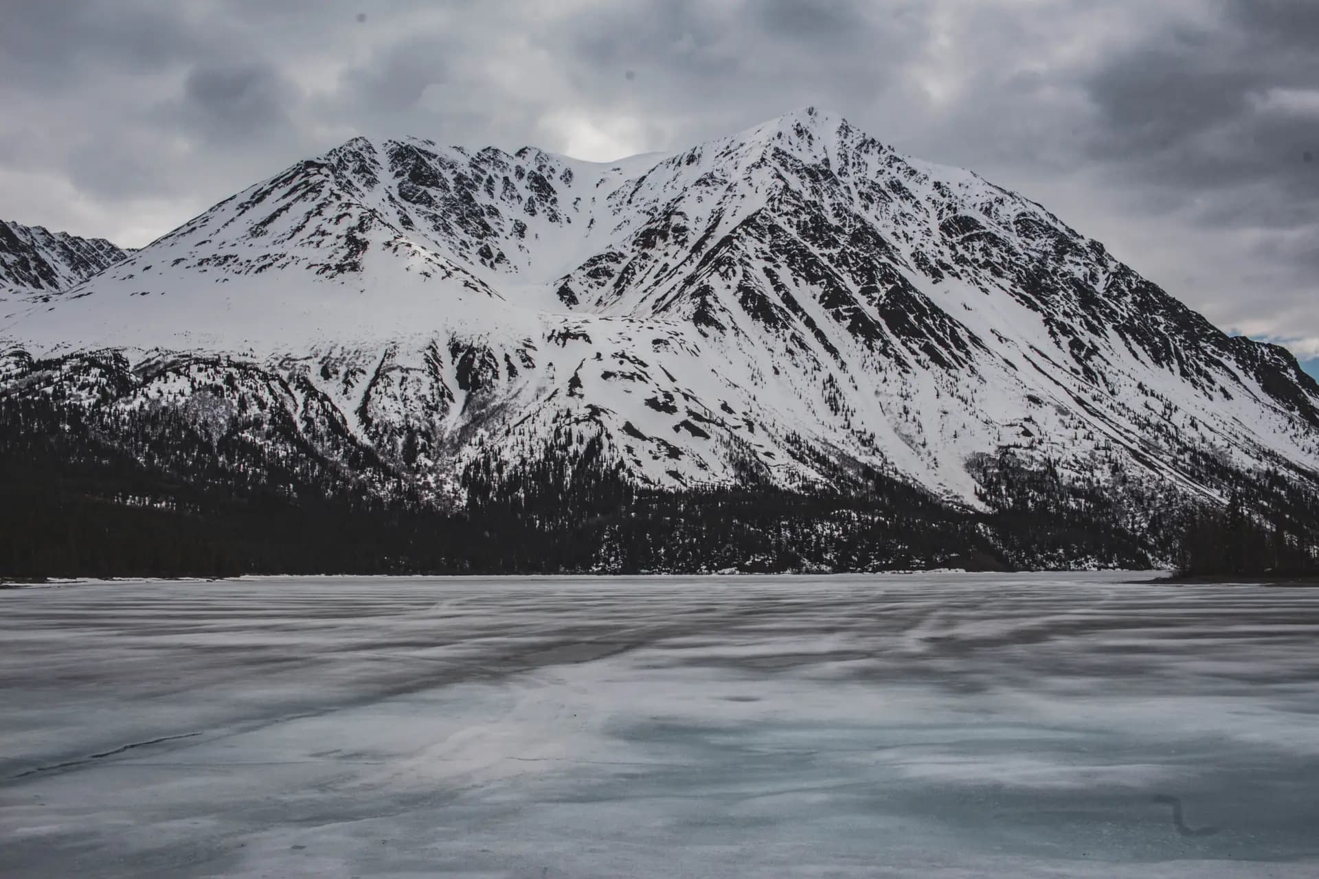 Kluane Park Inn in Haines Junction, Yukon - Beautiful hotel on the Alaska Highway